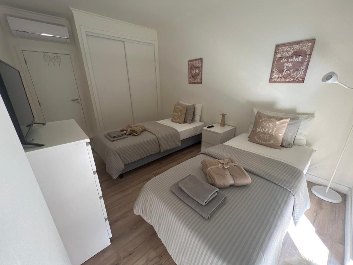 Modern Twin Room With A Balcony Montijo Buitenkant foto