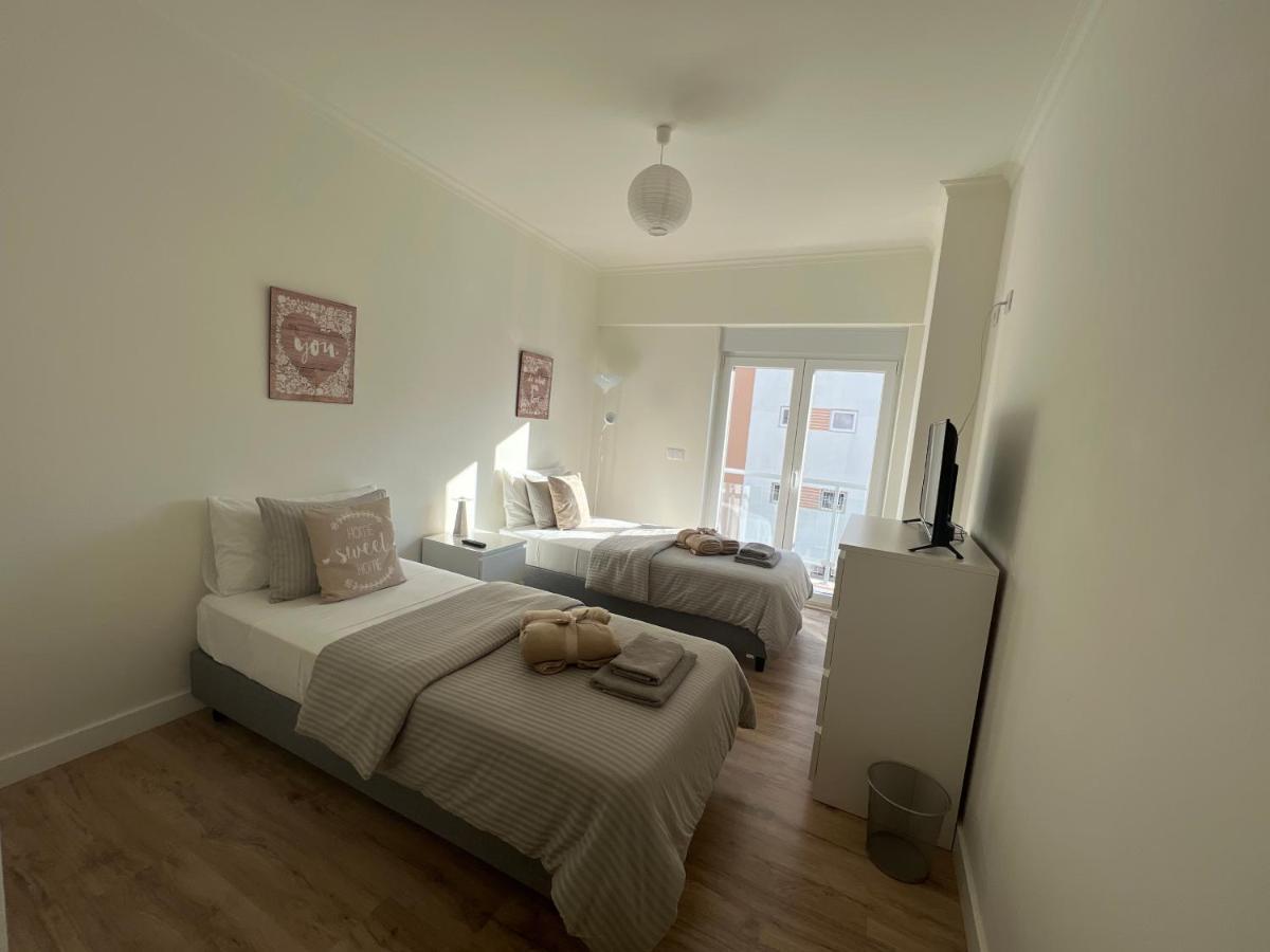 Modern Twin Room With A Balcony Montijo Buitenkant foto