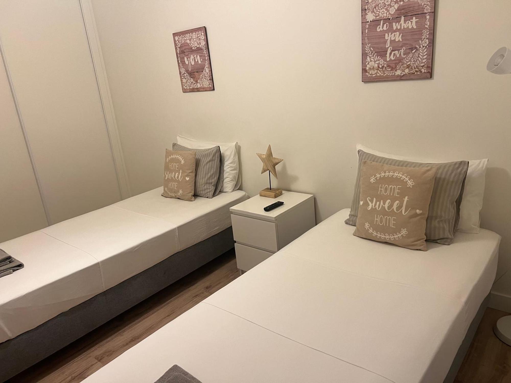 Modern Twin Room With A Balcony Montijo Buitenkant foto